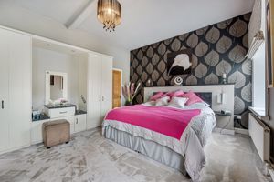 Bedroom- click for photo gallery